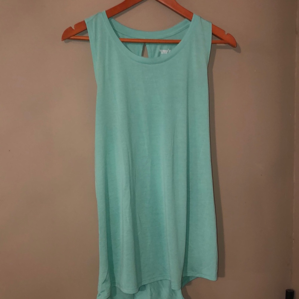 Lightweight Cross-Back Performance Tank